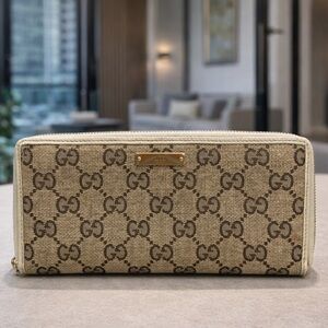 GUCCI Monogram Metal Bar Zip Around Wallet Beige